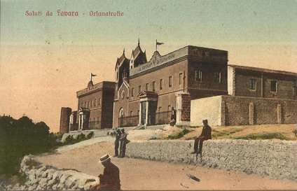 Croce del 1901 fra convento e orfanotrofio