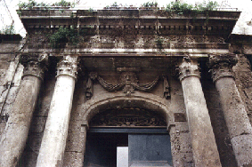 Ingresso trionfale del palazzo di Salvatore Cafisi