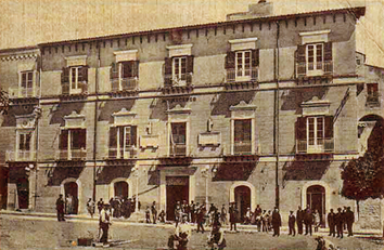 Il Municipio (gi Palazzo Mendola) in epoca fascista