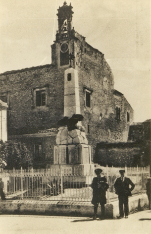 Monumento ai Caduti e Castello nella prima met del XX sec.