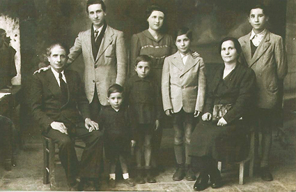 Salvatore Eugenio Piscopo con la moglie Angela Miceli e i figli